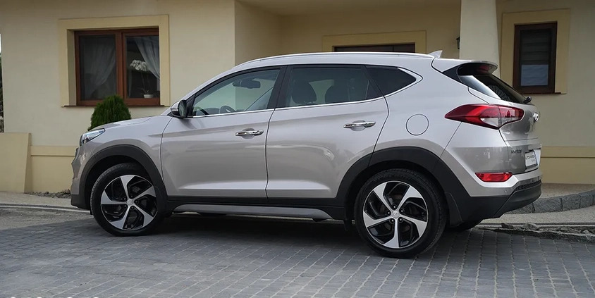 Hyundai Tucson cena 77900 przebieg: 139000, rok produkcji 2017 z Świnoujście małe 742